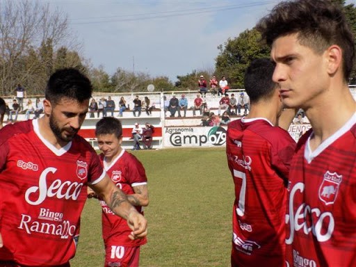Federal A: Defensores perdió y quedó lejos