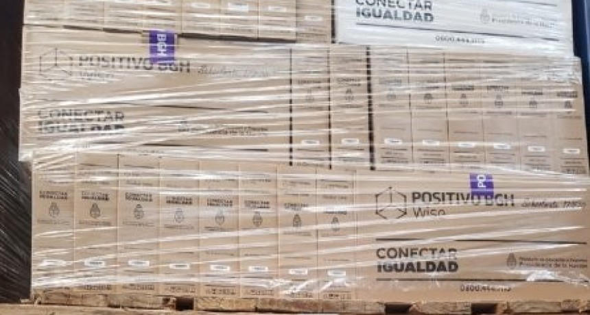 El gobierno de Mauricio Macri dejó sin entregar más de 100 mil netbooks
