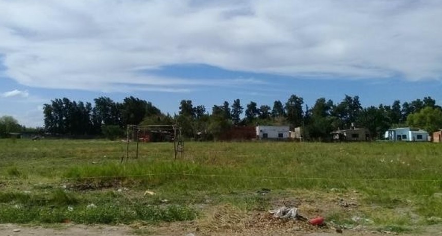 Fusilan de un disparo en el pecho a pibe en canchita de fútbol