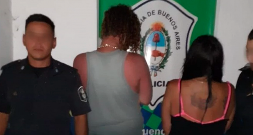 Dejaron enterrada en la arena a su hija de 2 años para poder meterse al mar