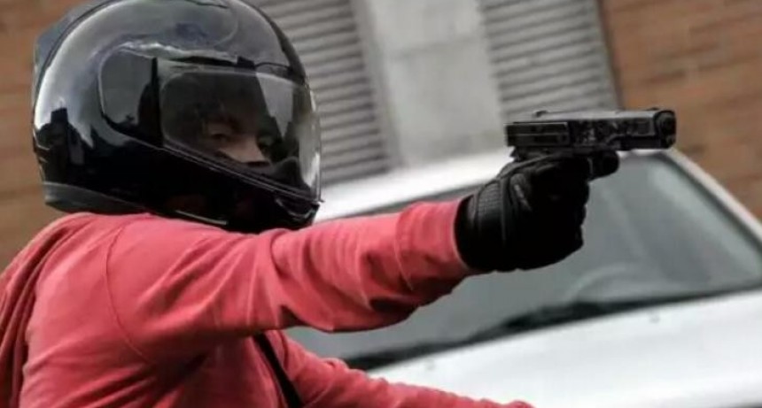SAN NICOLAS: HOMBRE ATACADO A BALAZOS POR MOTOCICLISTA 