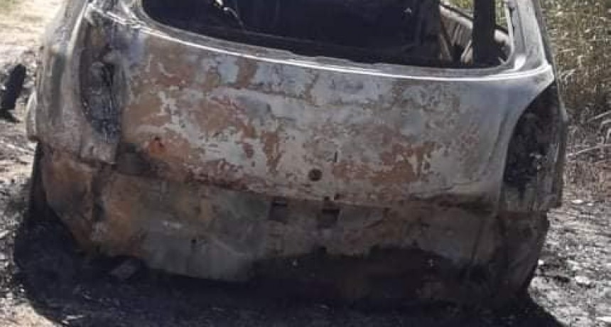 VILLA RAMALLO: ROBAN UN AUTO Y LO INCENDIAN