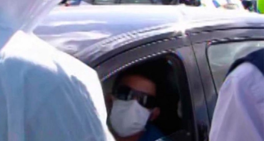 Se iba a la costa con fiebre y admitió que estuvo en contacto con italianos
