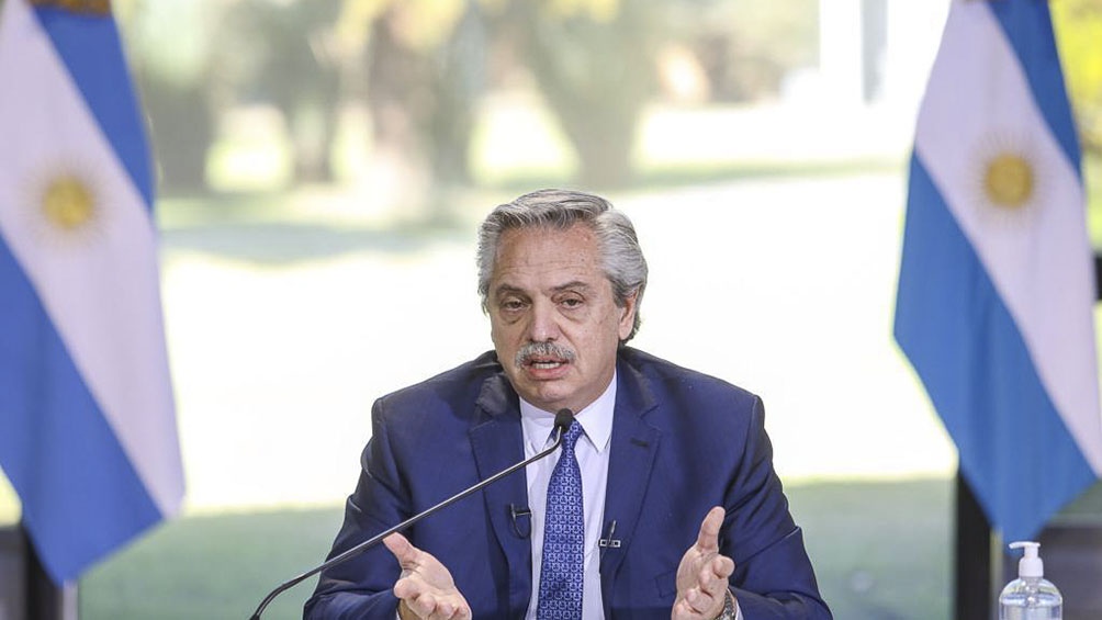 Fernández preside la ceremonia por el 170° aniversario de la muerte del general San Martín